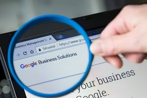 A guide on selecting a Google Business PROFILE Solutions partner, featuring key criteria and decision-making tips.